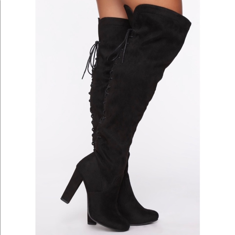 Black heeled boots